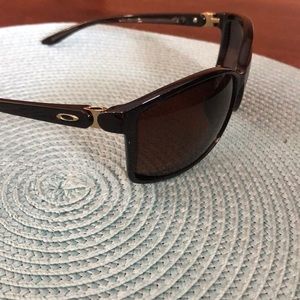 Women’s Polarized Oakley Sunglasses